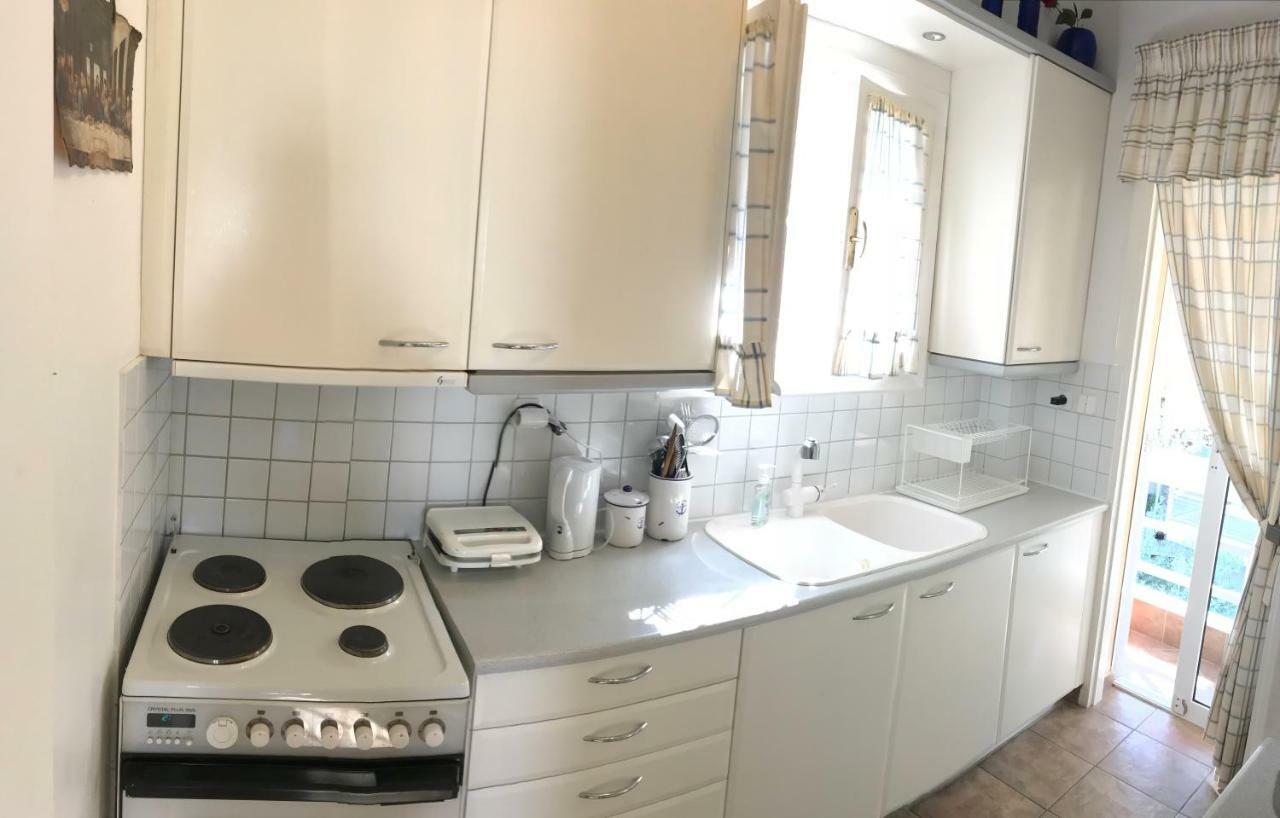 Kerry'S Cosy Apartment Варі Екстер'єр фото
